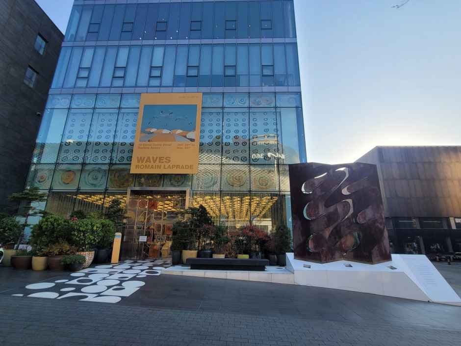 A Visitor's Guide to 10 Corso Como Cheongdam Branch [Tax Refund Shop](10꼬르소꼬모 청담점)