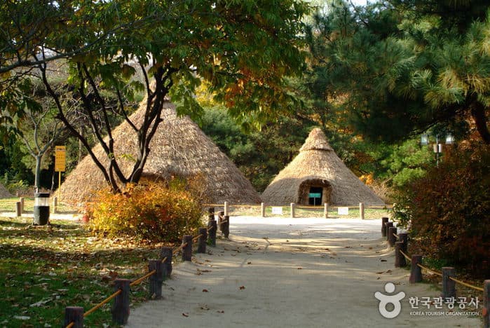 A Visitor's Guide to Archaeological Site in Amsa-dong, Seoul (서울 암사동 유적)
