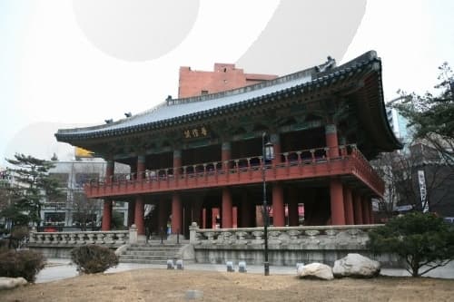 A Visitor's Guide to Bosingak Belfry (보신각 터)