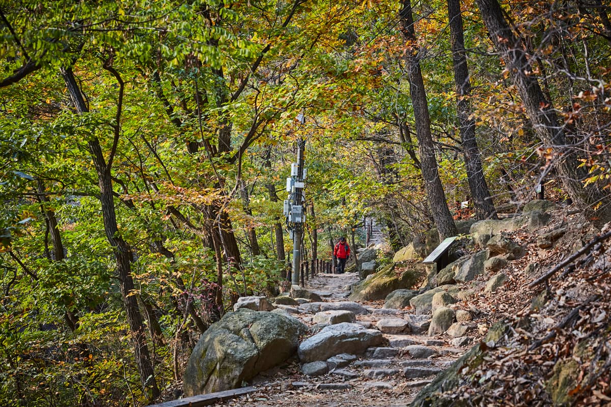 A Visitor's Guide to Bukhansan National Park (Seoul District) (북한산국립공원(서울))