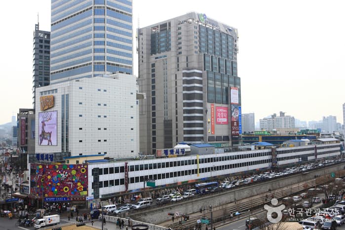 A Visitor's Guide to Dongdaemun Shopping Complex·Dongdaemun Shopping Town (동대문 종합시장·동대문 쇼핑타운)