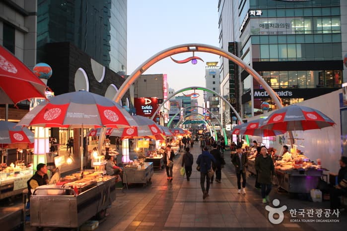 A Visitor's Guide to BIFF Square (BIFF 광장)